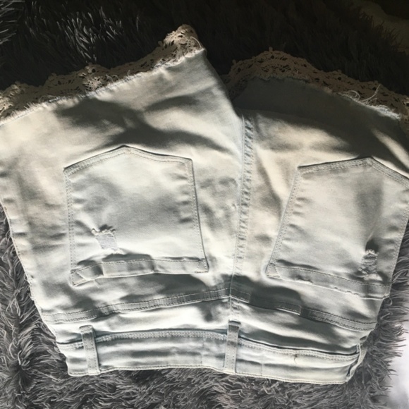 Size 0 jean shorts - Picture 2 of 2